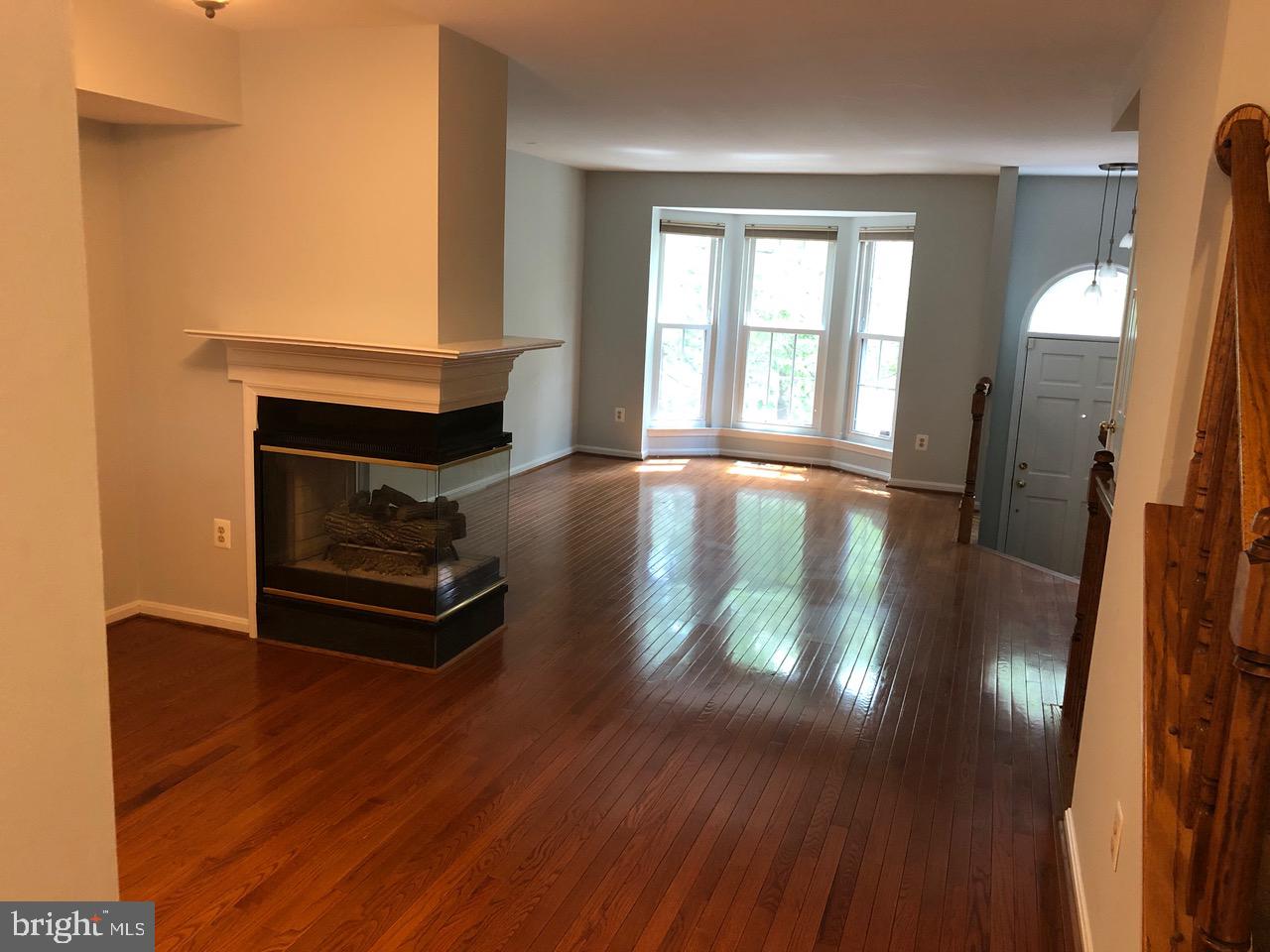 MCNAIR FARMS LANDBAY 11 - Residential Lease