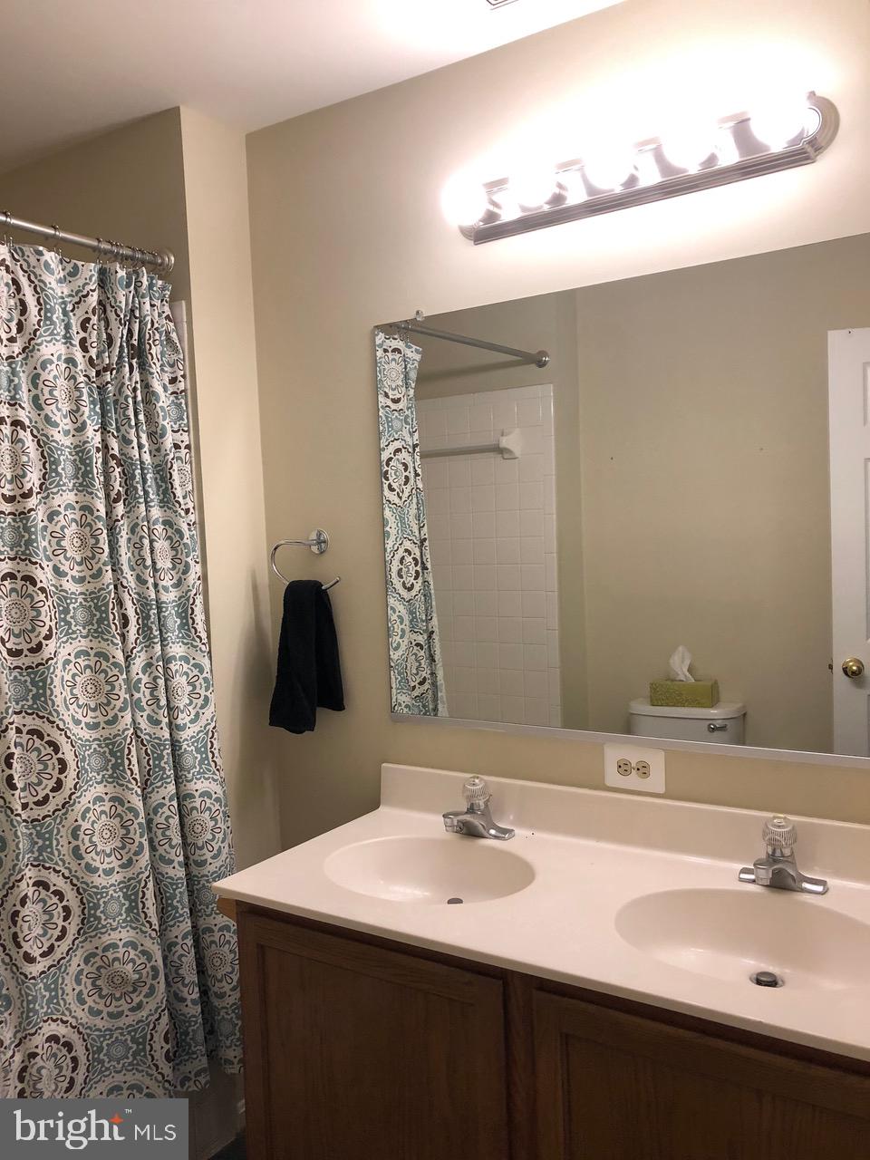 MCNAIR FARMS LANDBAY 11 - Residential Lease