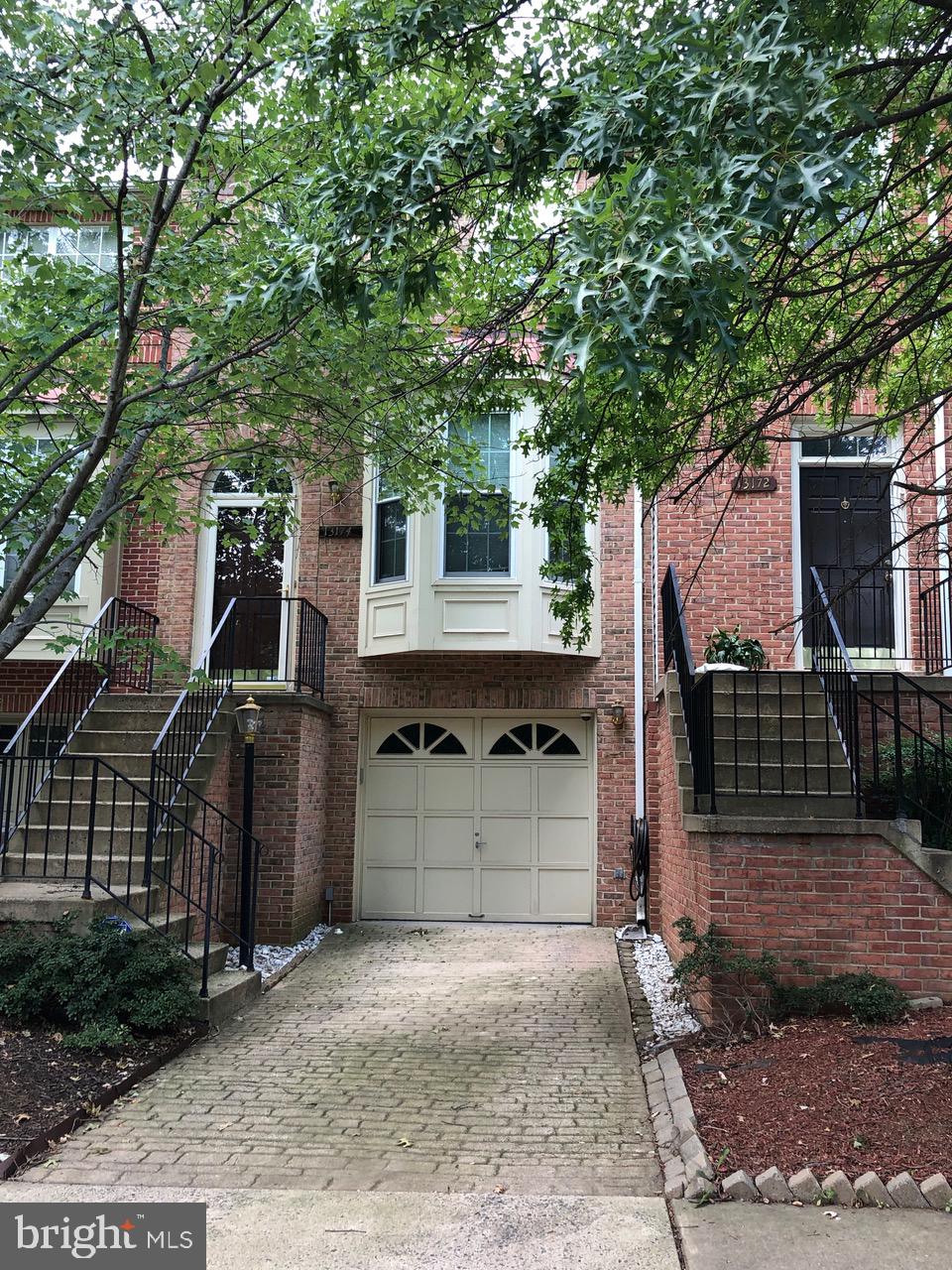 MCNAIR FARMS LANDBAY 11 - Residential Lease