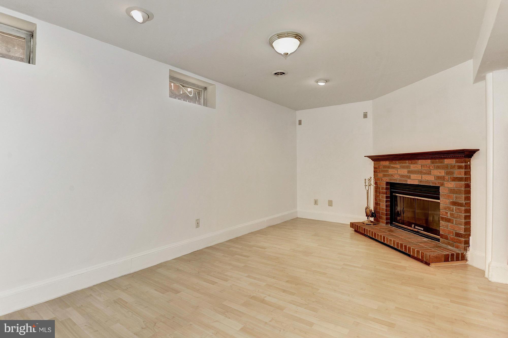 WOODSTONE - Residential