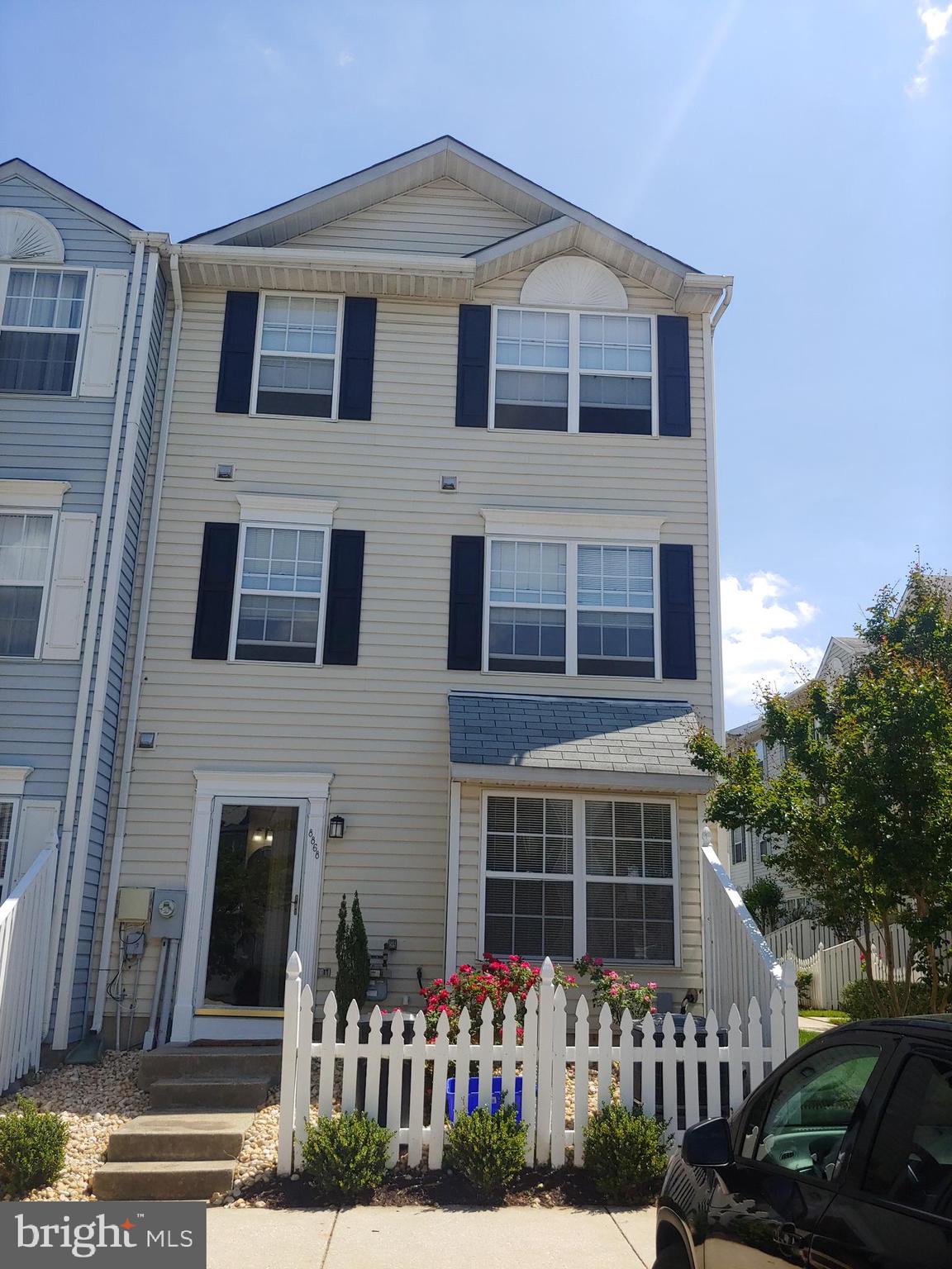 Buyers financing fell thru. Home is price to sell. Seller just installed new roof and gutters. Clean 3BR Townhouse in sought after Community, with a large Master Bedroom on the top floor. 2.5BA, LR, DR, Kitchen with stainless steel appliances. All 3 bathrooms have been updated. Go and Show. Call Showingtime for an appointment.