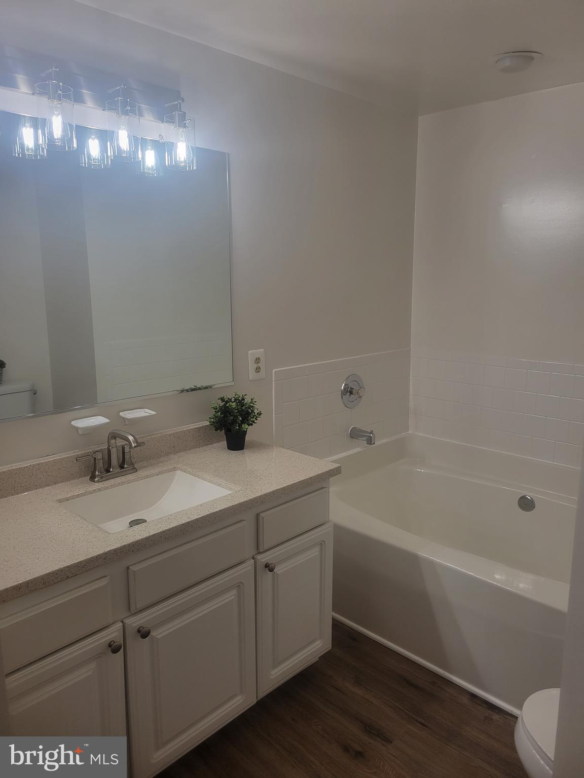 COLUMBIA PARK - Residential