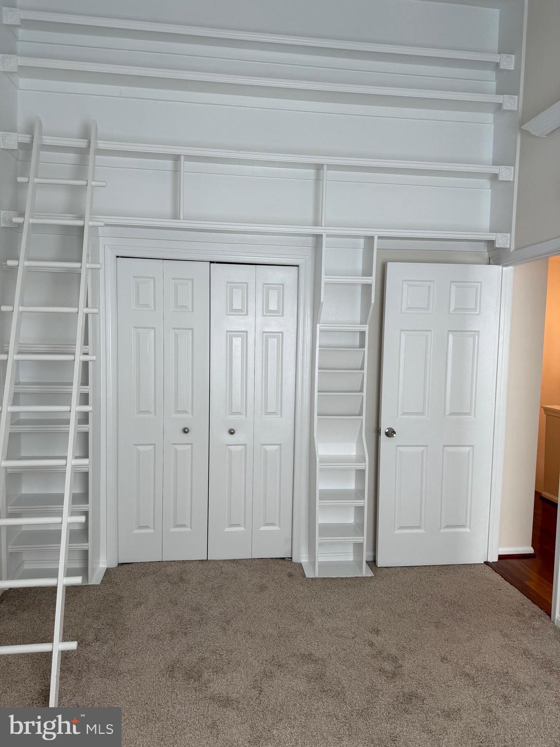 CHURCHILL TOWN SECTOR - Residential