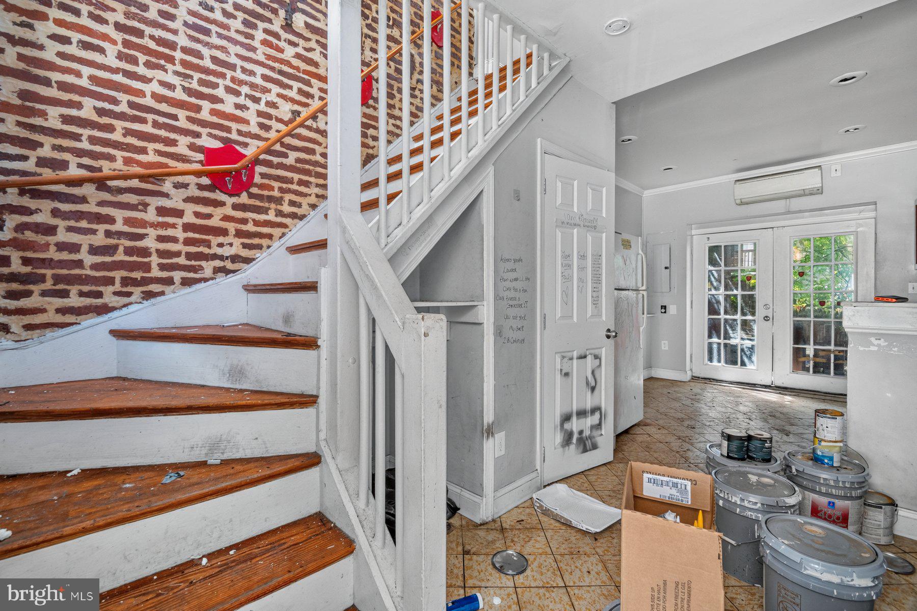 865 REINHART STREET