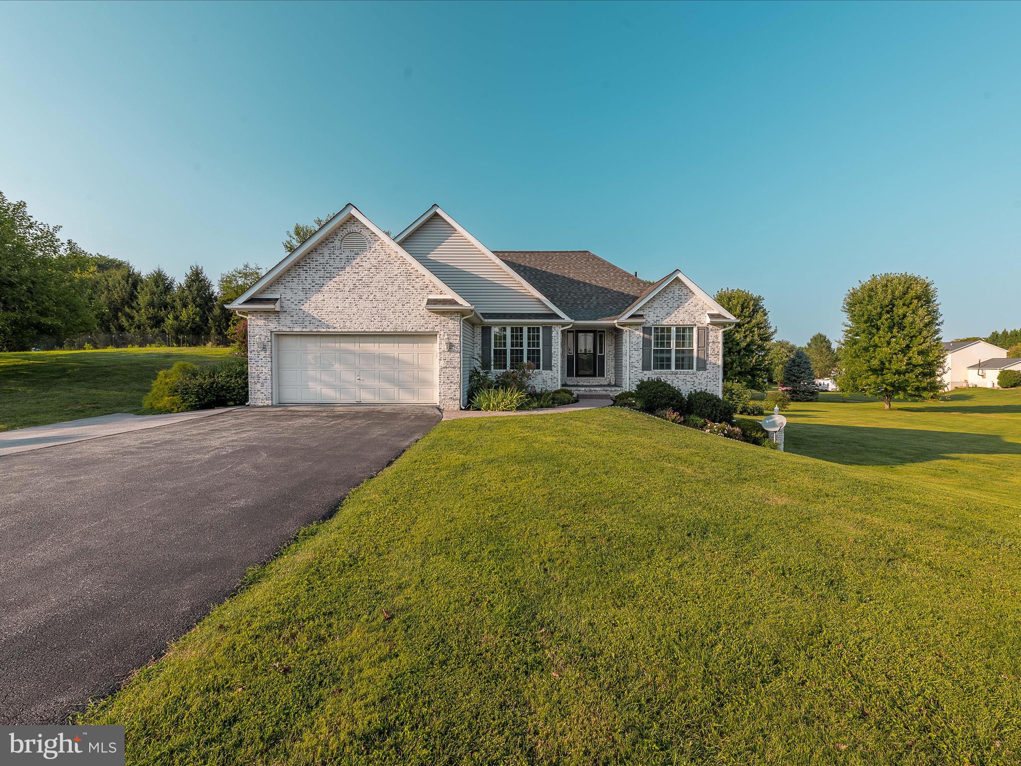 DUCHESS ESTATES - Residential