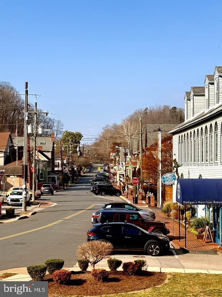 MOORINGS OF OCCOQUAN CON - Residential