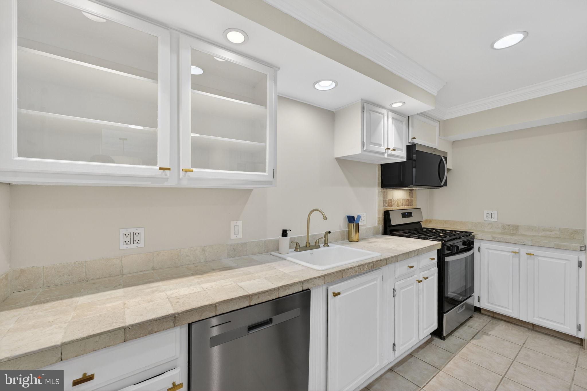 MOORINGS OF OCCOQUAN CON - Residential