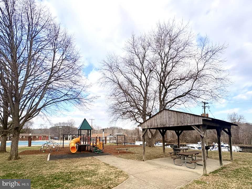 MOORINGS OF OCCOQUAN CON - Residential