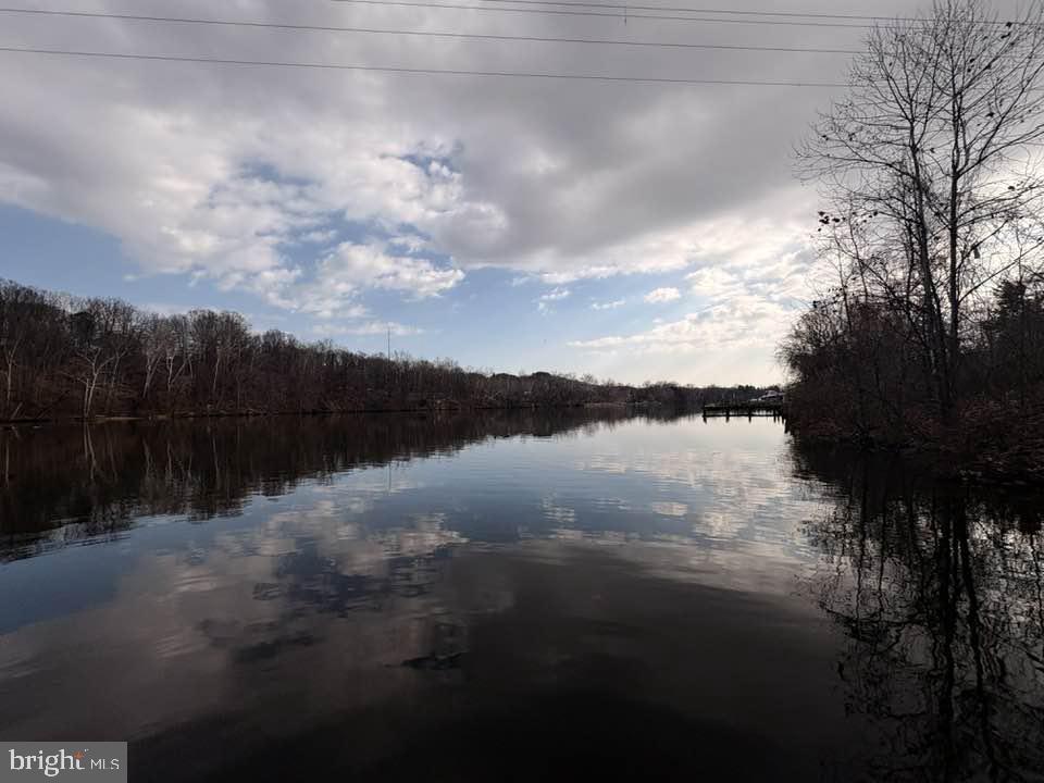 MOORINGS OF OCCOQUAN CON - Residential