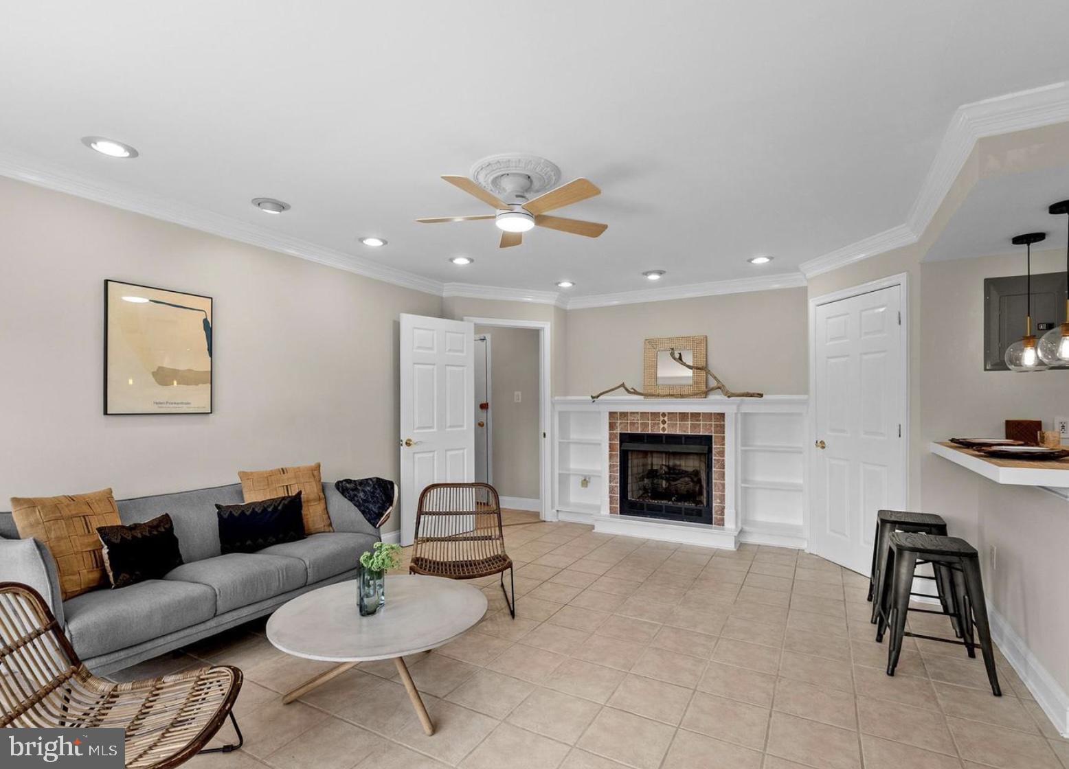 MOORINGS OF OCCOQUAN CON - Residential