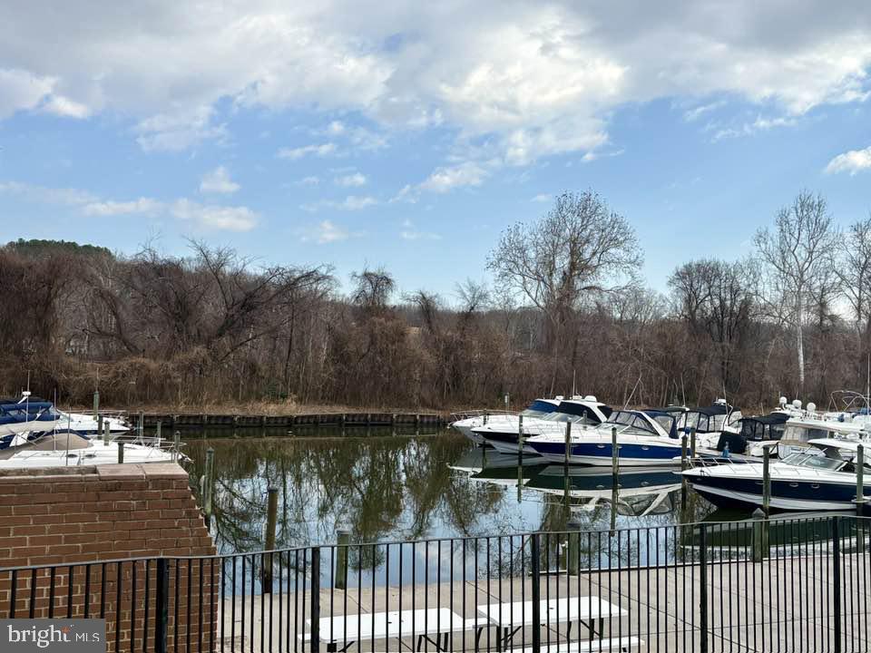 MOORINGS OF OCCOQUAN CON - Residential