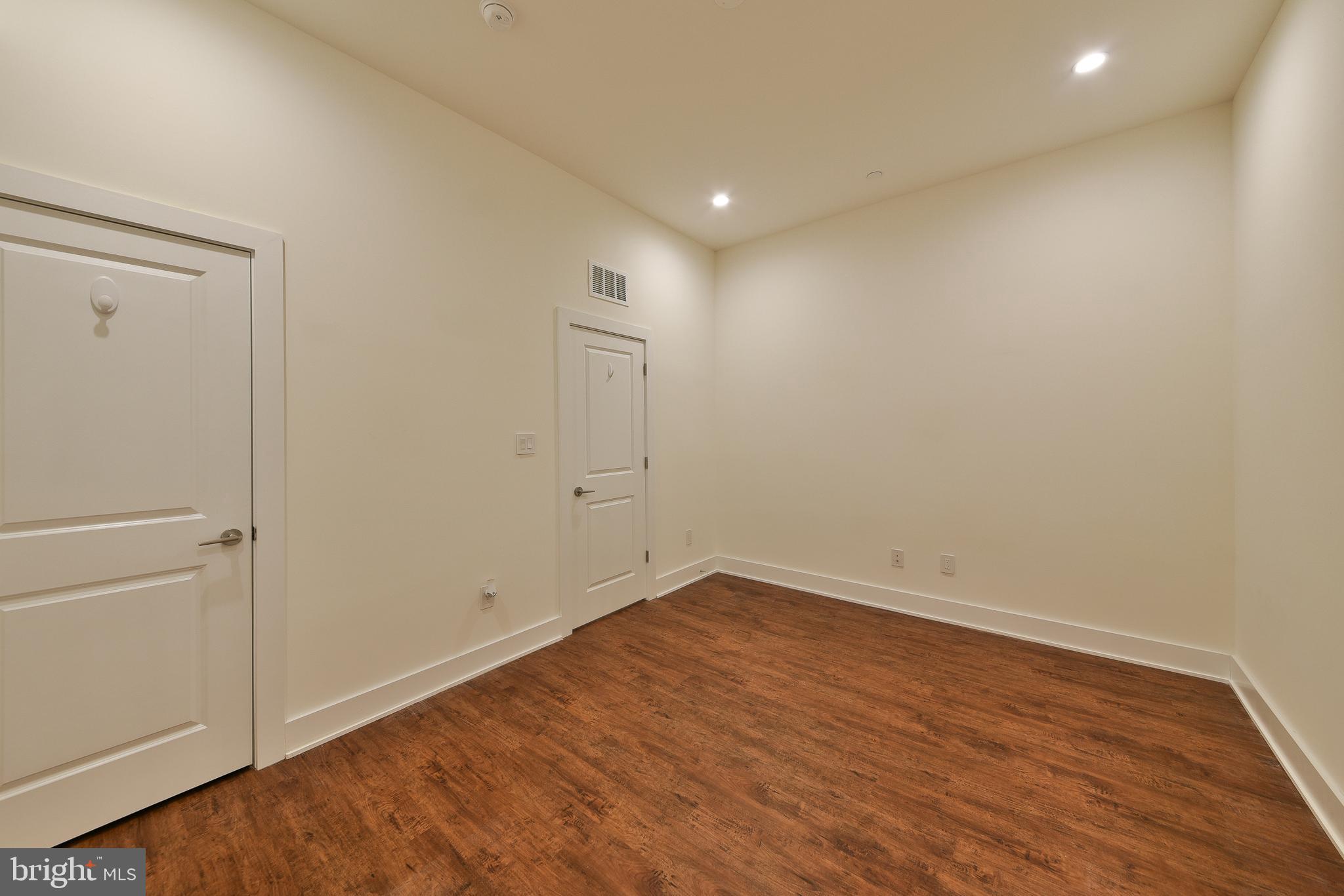 GRADUATE HOSPITAL - Residential