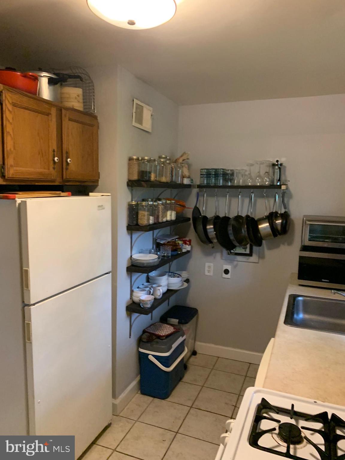 BUCKNELL MANOR - Residential Lease