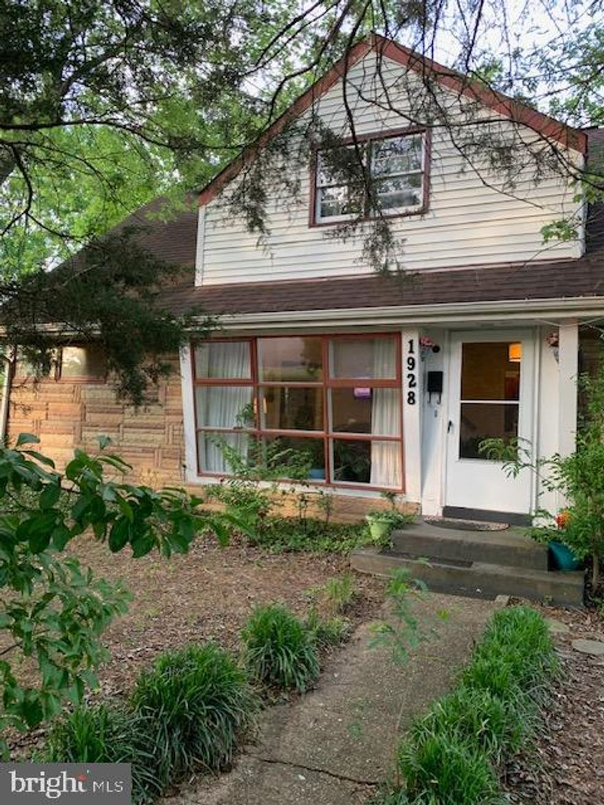 Available June 1, 2024. SFL family house in quiet neighborhood. Extra den on second level. Central AC, gas heat; Large front yard. Close to Potomac River, park, schools, library, rec center. Bus to Huntington Metro, Pentagon, Crystal City. Within 10 miles of Fort Belvoir, AAFB, Pentagon. Please call owner Satish Korpe (phone number listed in Showing instructions) for showing access. 24 hour notice needed.