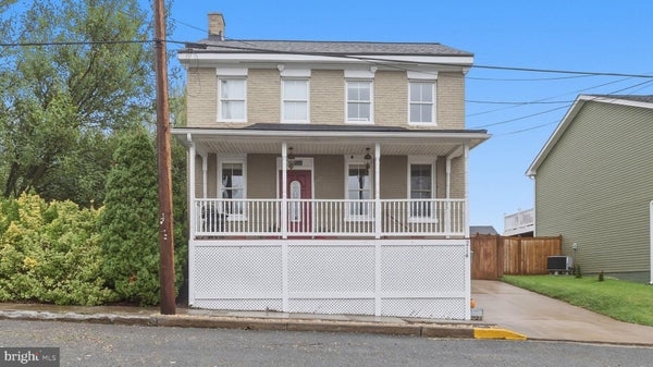 214 S HIGH ST, MARTINSBURG, WV 25404 - Image cd5526f65bdc2d0f0eb7de1585e6ee21/1434535554