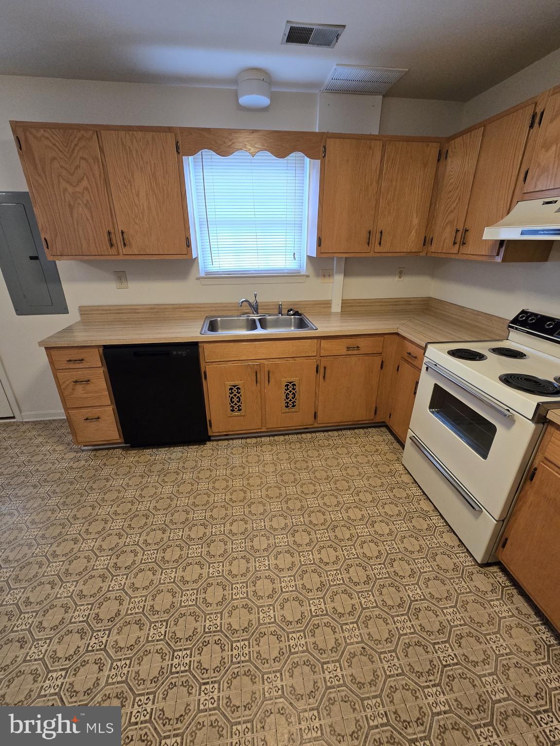 LA PLATA - Residential Lease