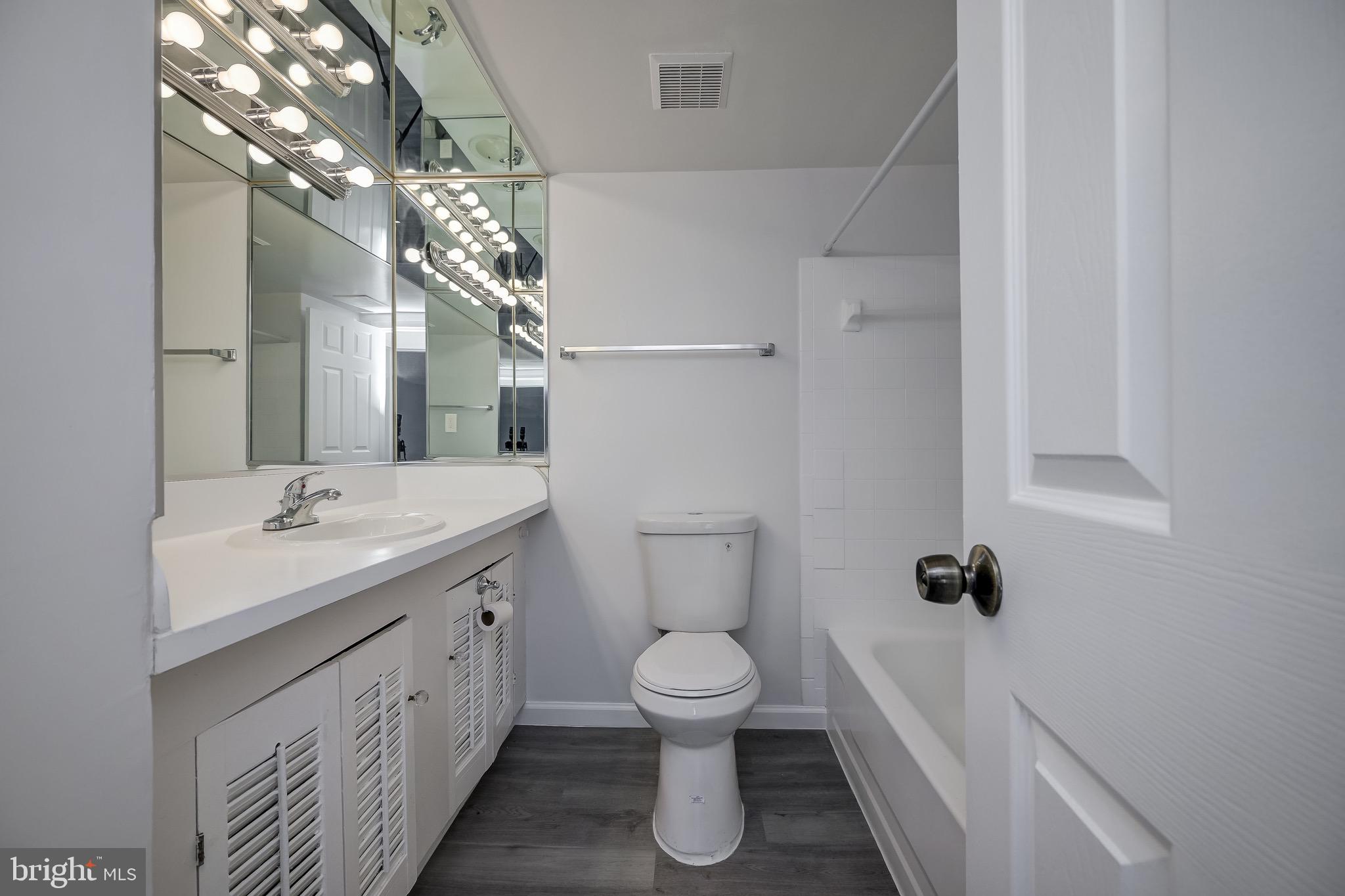 CHERRY GLEN CONDOS - Residential