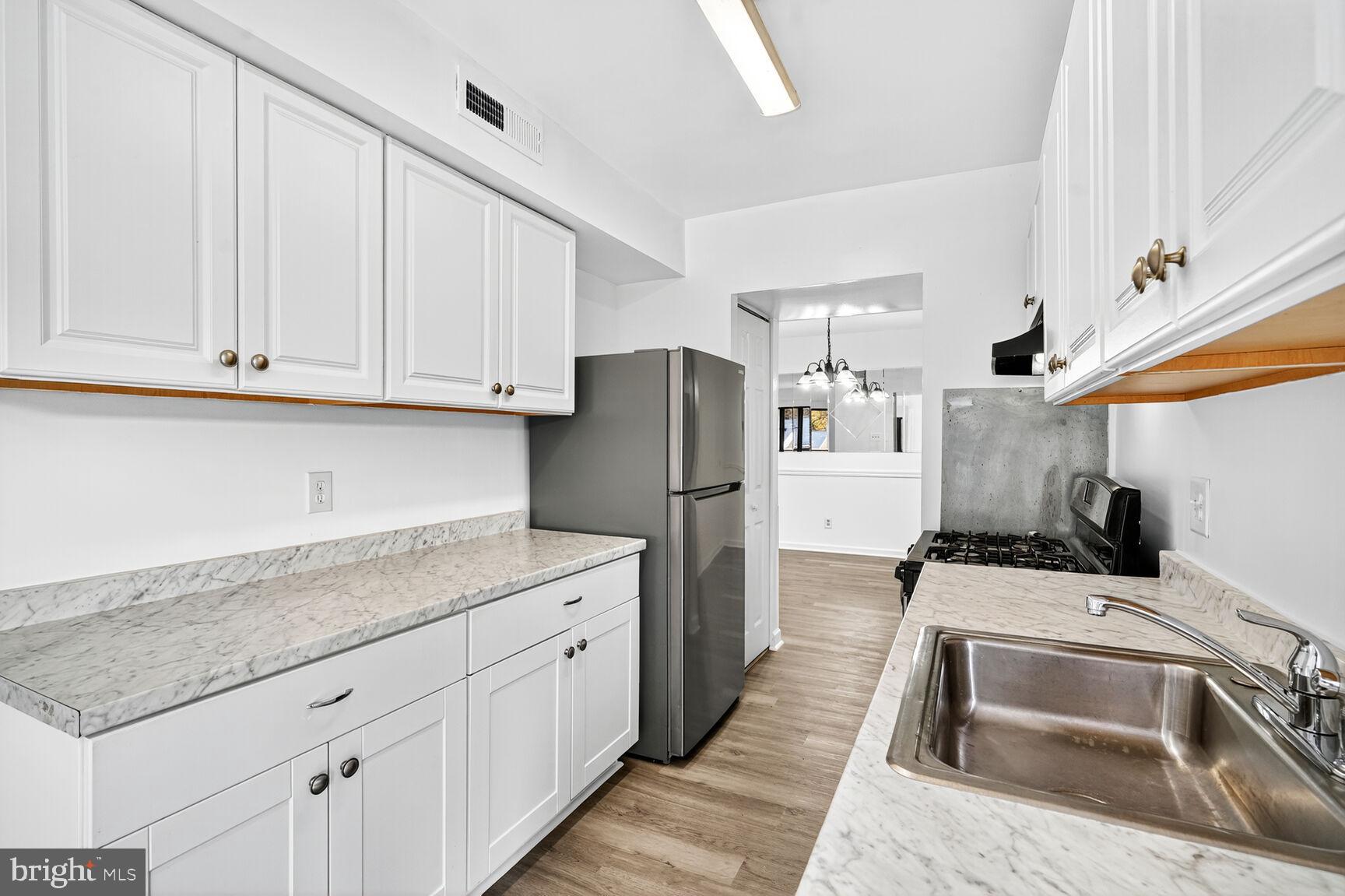 CHERRY GLEN CONDOS - Residential