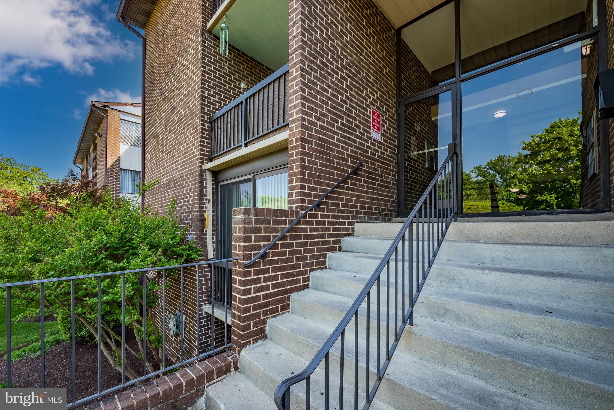 CHERRY GLEN CONDOS - Residential