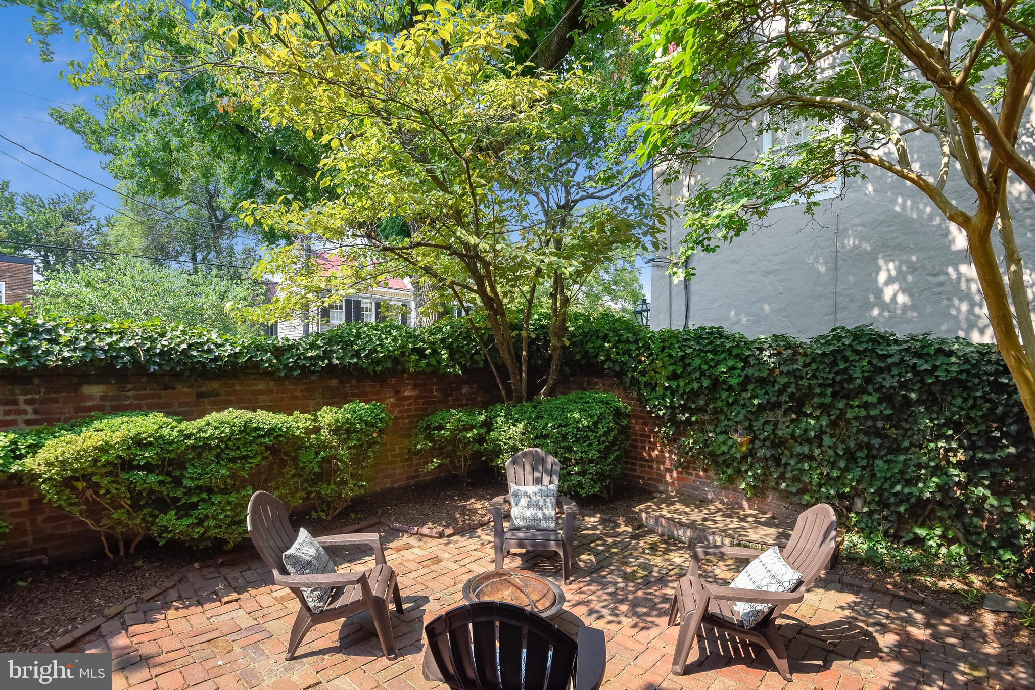 OLD TOWN ALEXANDRIA - Residential