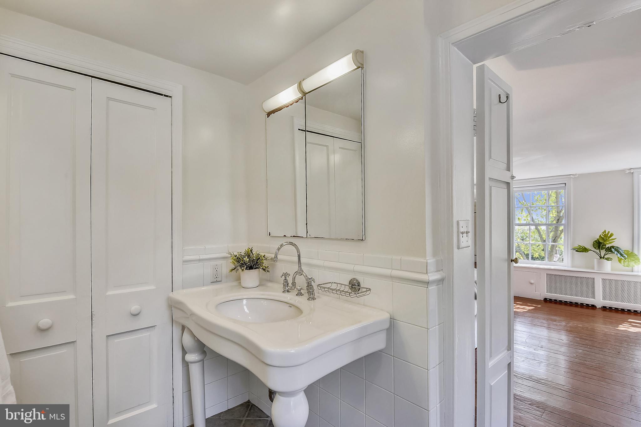 OLD TOWN ALEXANDRIA - Residential