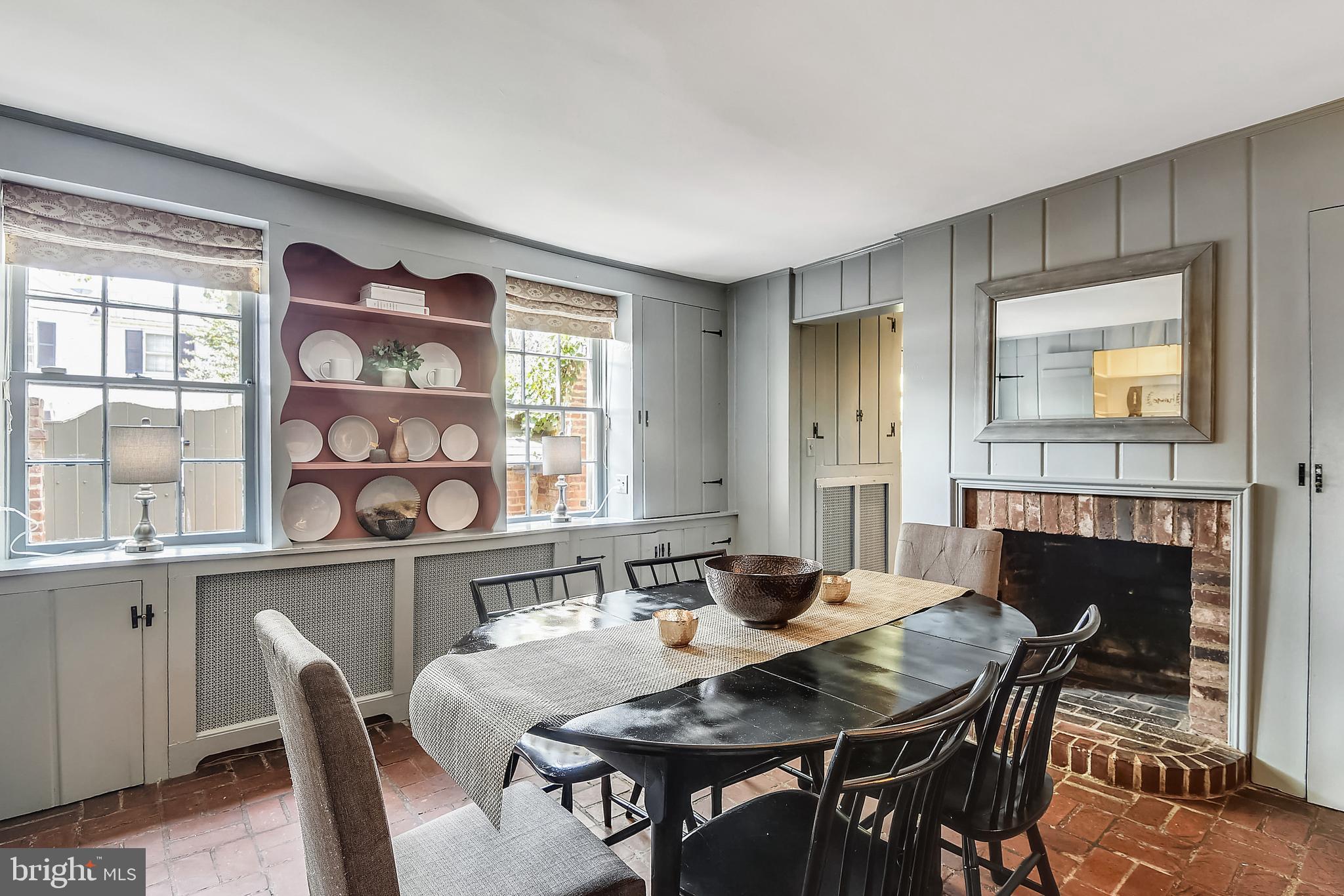 OLD TOWN ALEXANDRIA - Residential