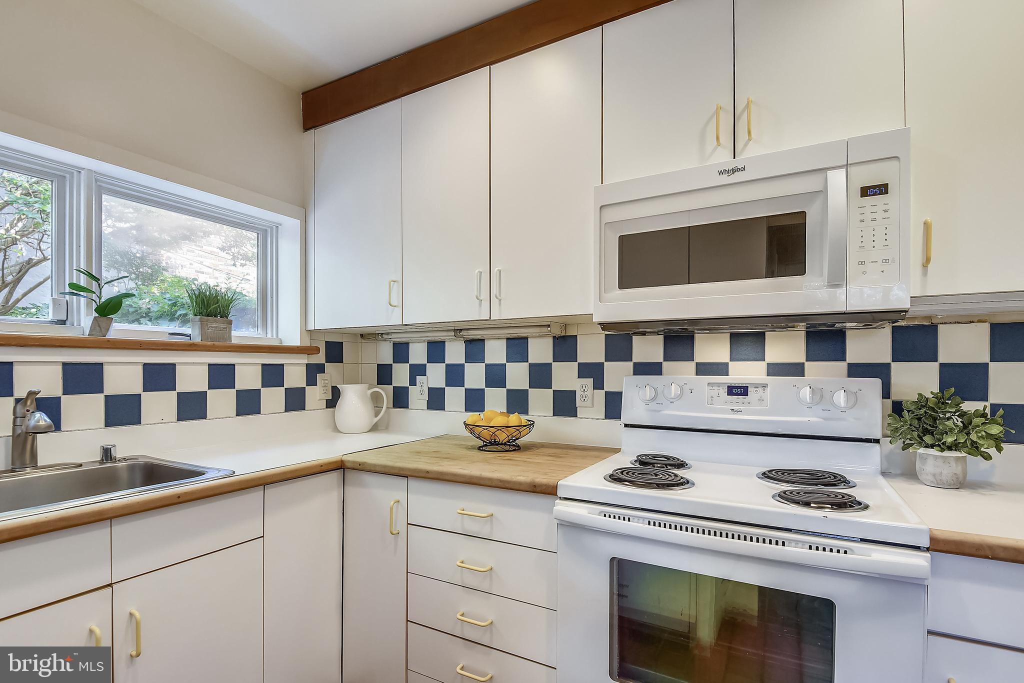 OLD TOWN ALEXANDRIA - Residential