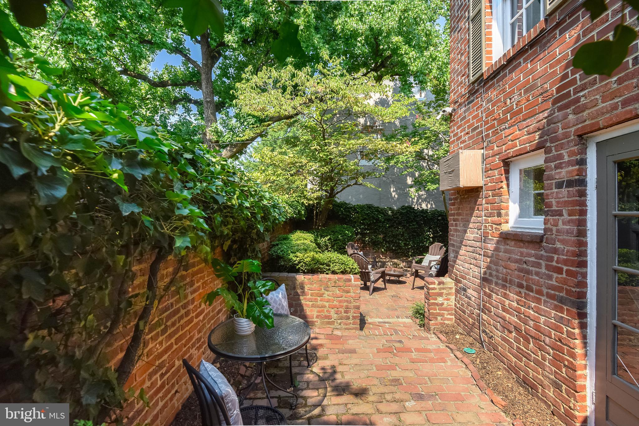 OLD TOWN ALEXANDRIA - Residential