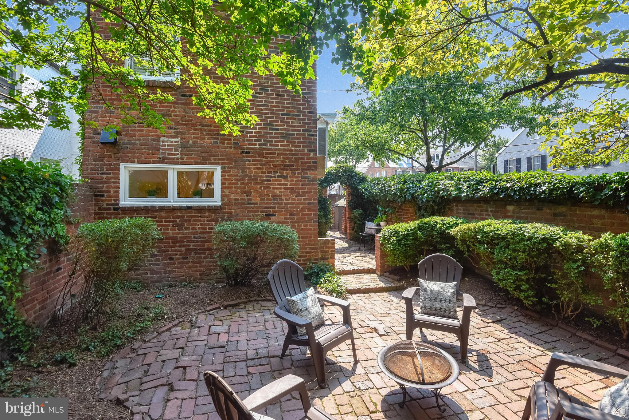 OLD TOWN ALEXANDRIA - Residential
