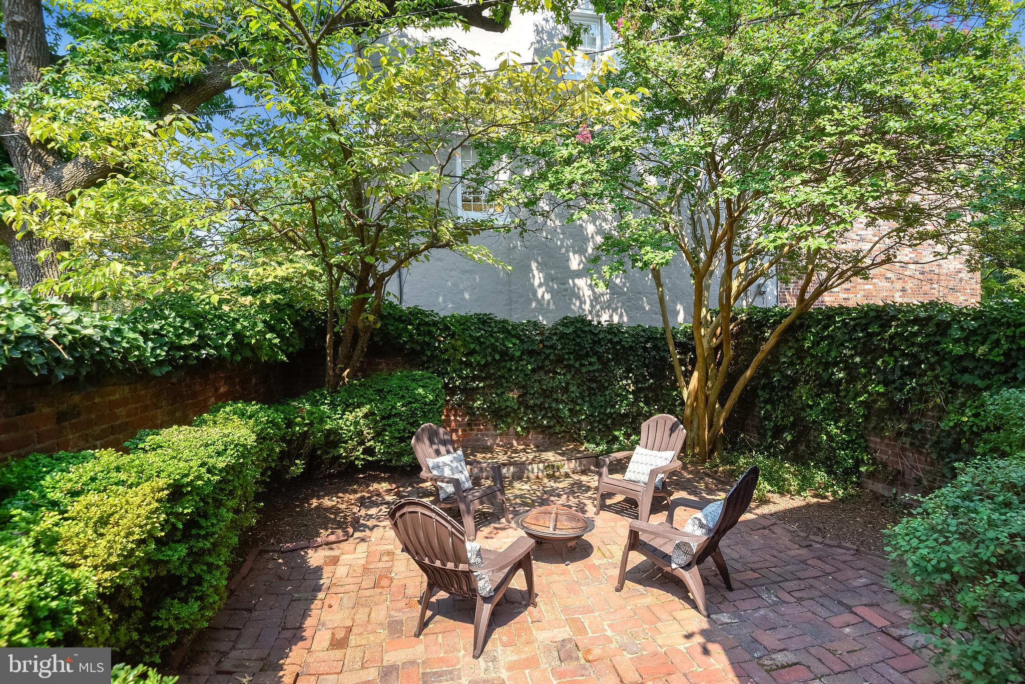 OLD TOWN ALEXANDRIA - Residential