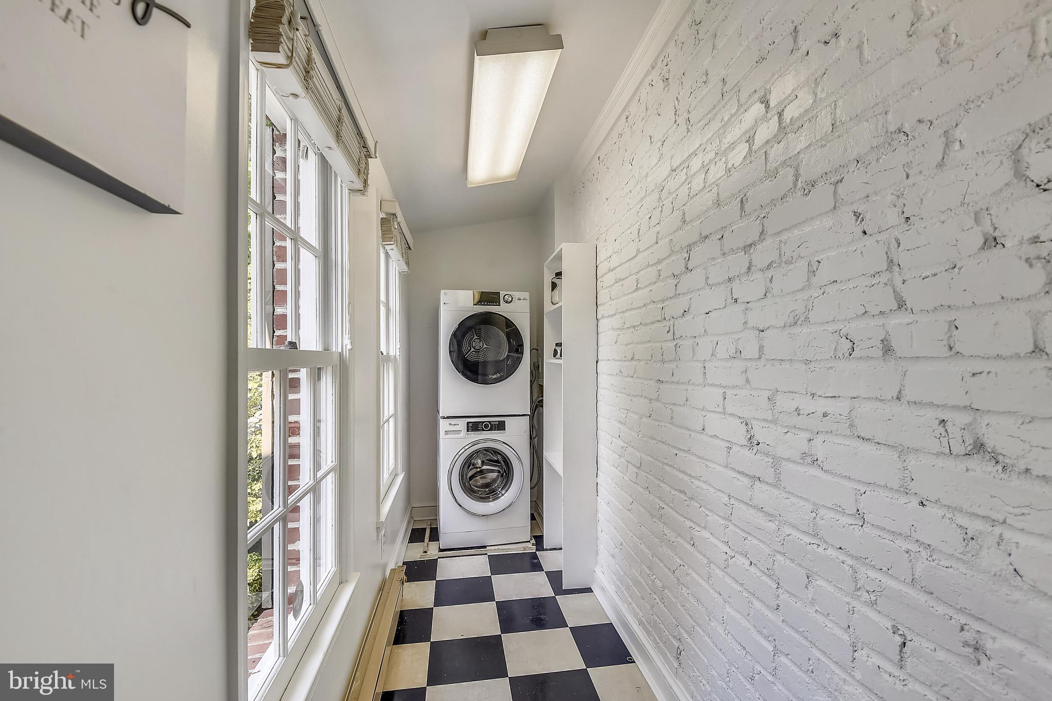 OLD TOWN ALEXANDRIA - Residential