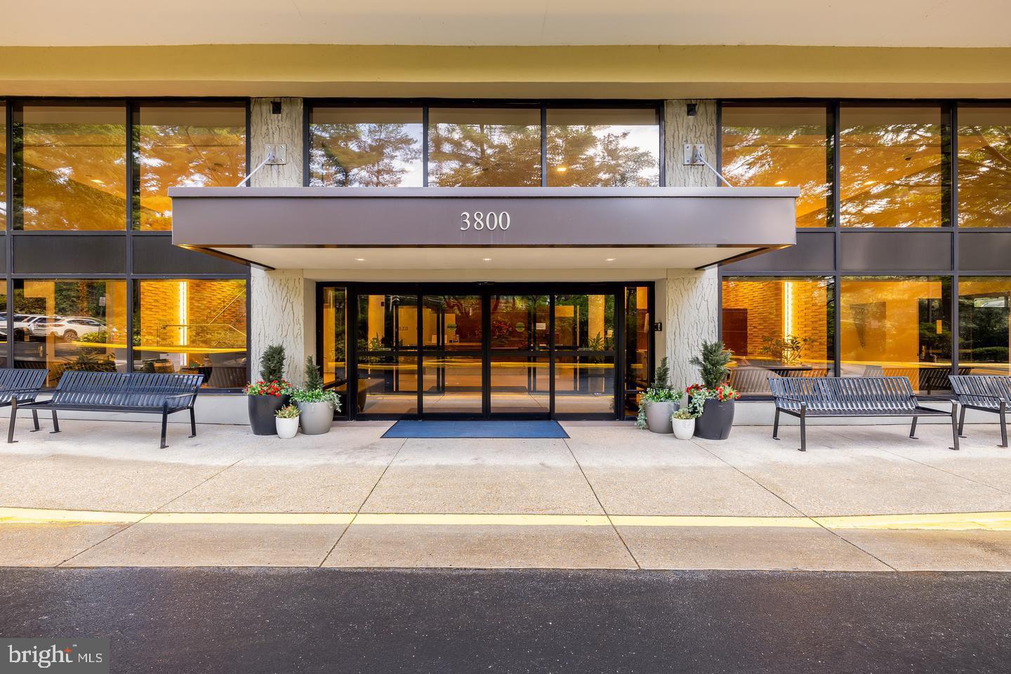 3800 POWELL LANE 1207