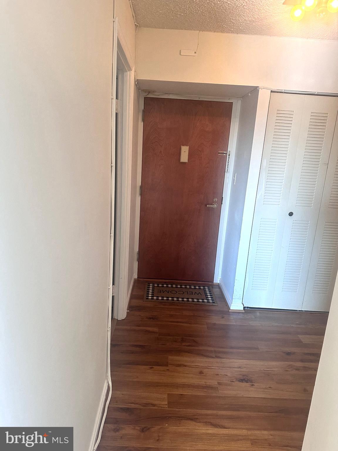 LAKESIDE PLAZA - Residential