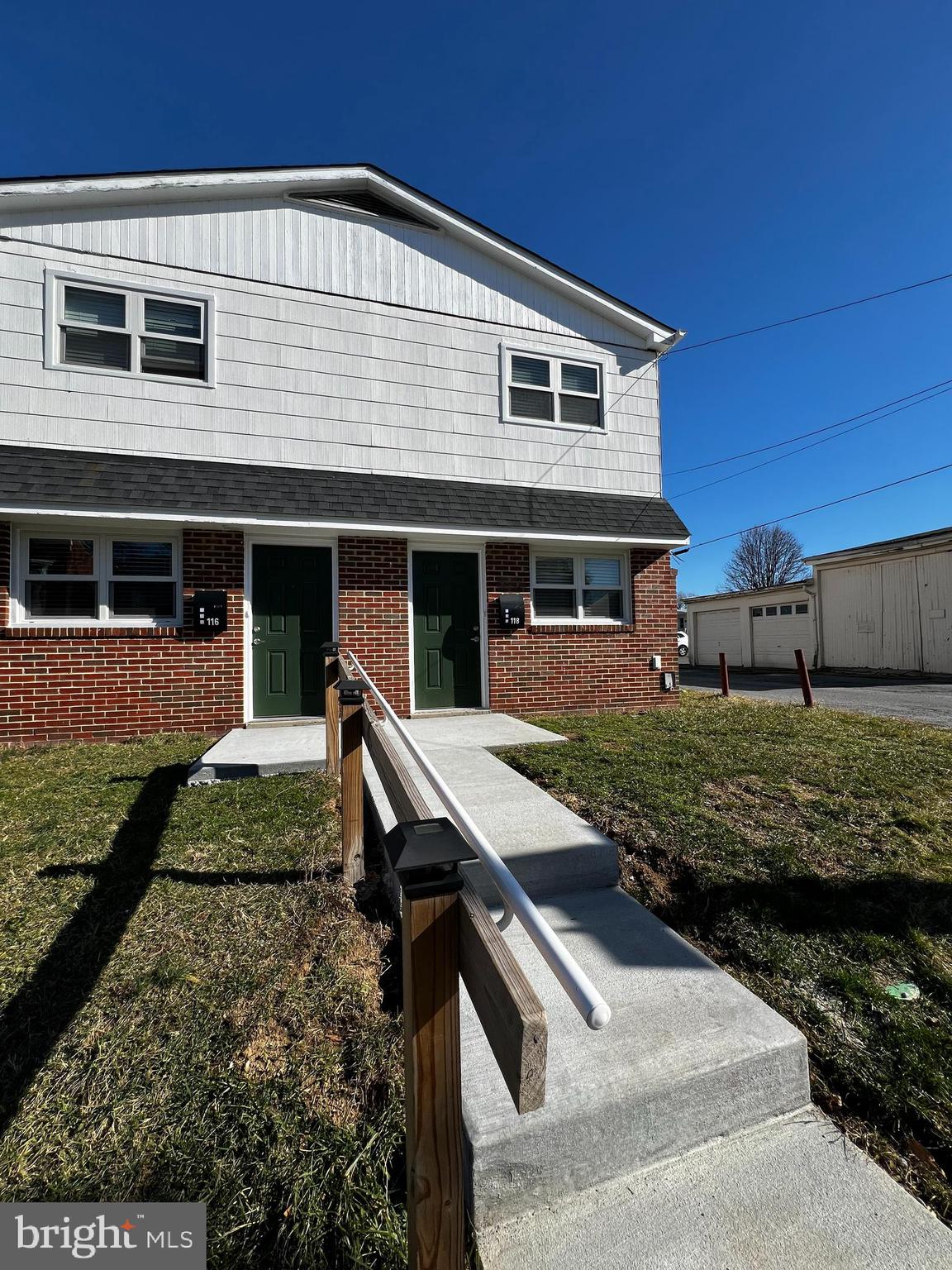 Beautifully renovated 2-bedroom 1.5 bath townhouse with rear parking in downtown Frederick. Don't miss out on this one! Applications are made online. Application fee is $45/applicant. Any intended occupant over 18 must apply to be a leaseholder and go through the screening process.
Our requirements for all units:
•