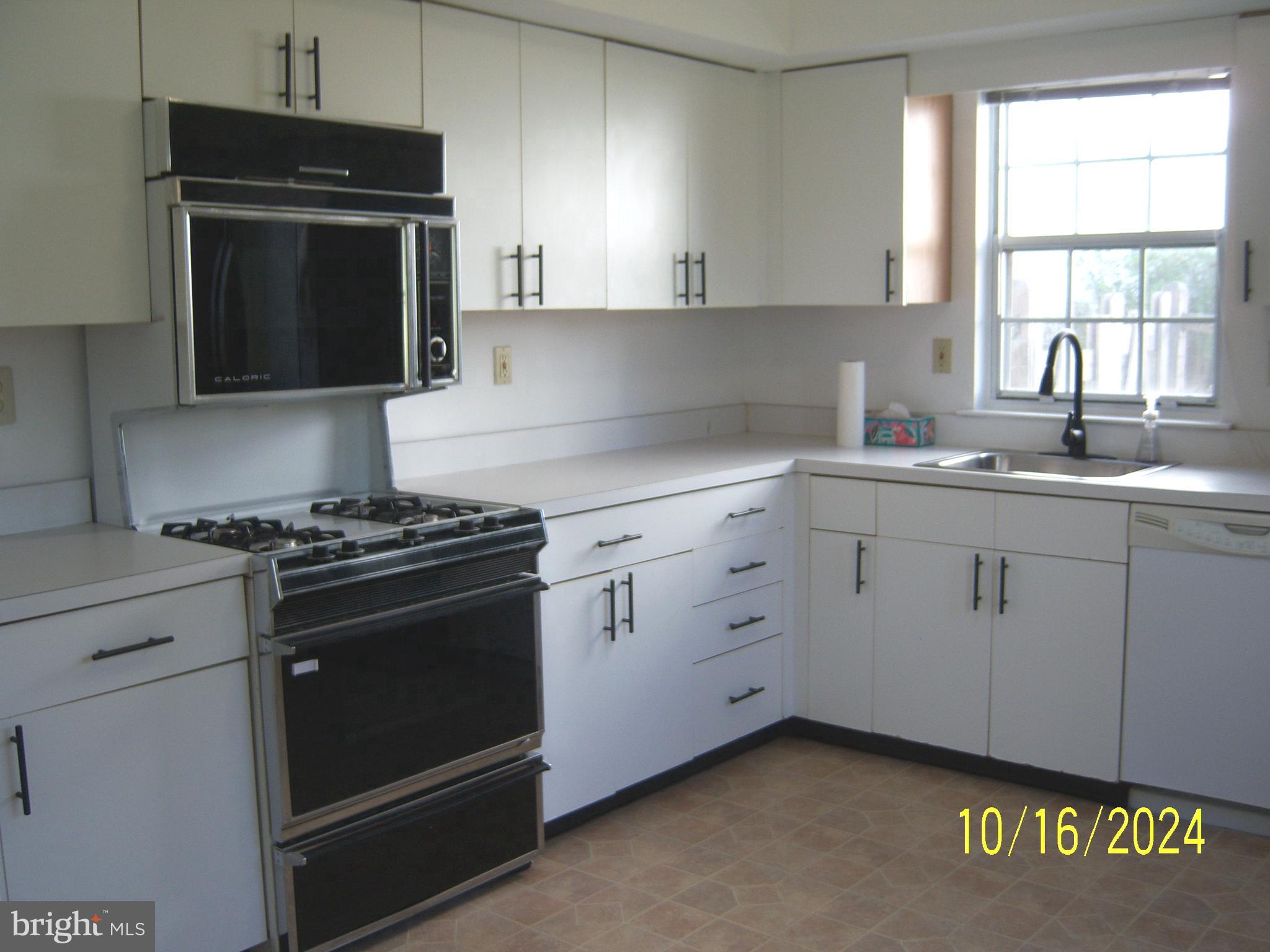 PHILADELPHIA (NORTHEAST) - Residential