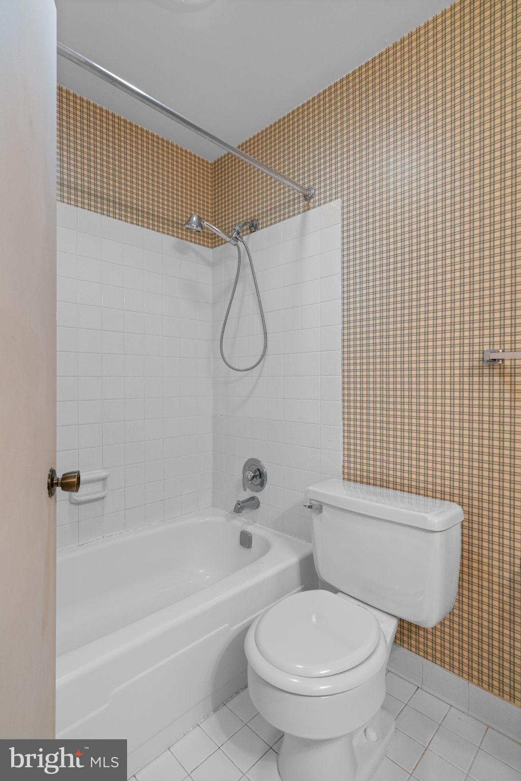 LAKEWOOD HILLS - Residential