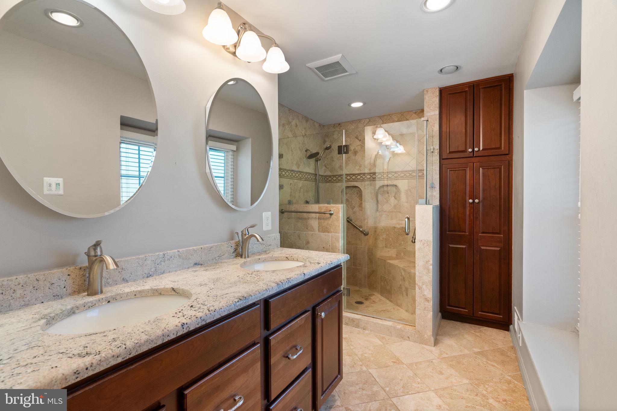 LAKEWOOD HILLS - Residential