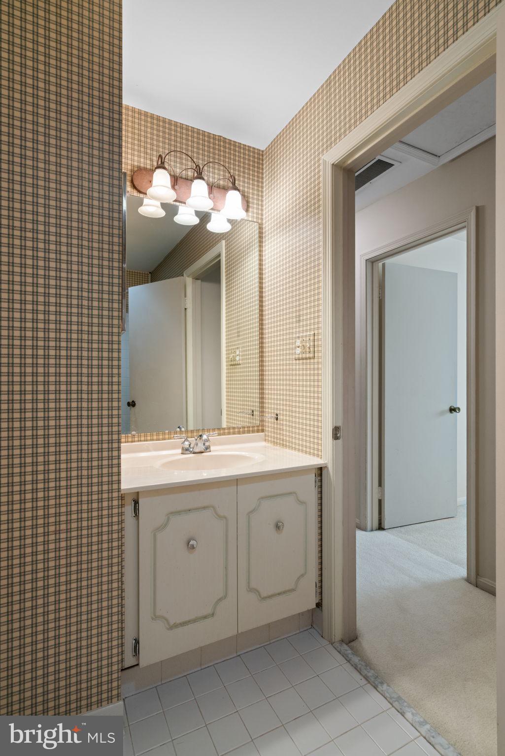 LAKEWOOD HILLS - Residential