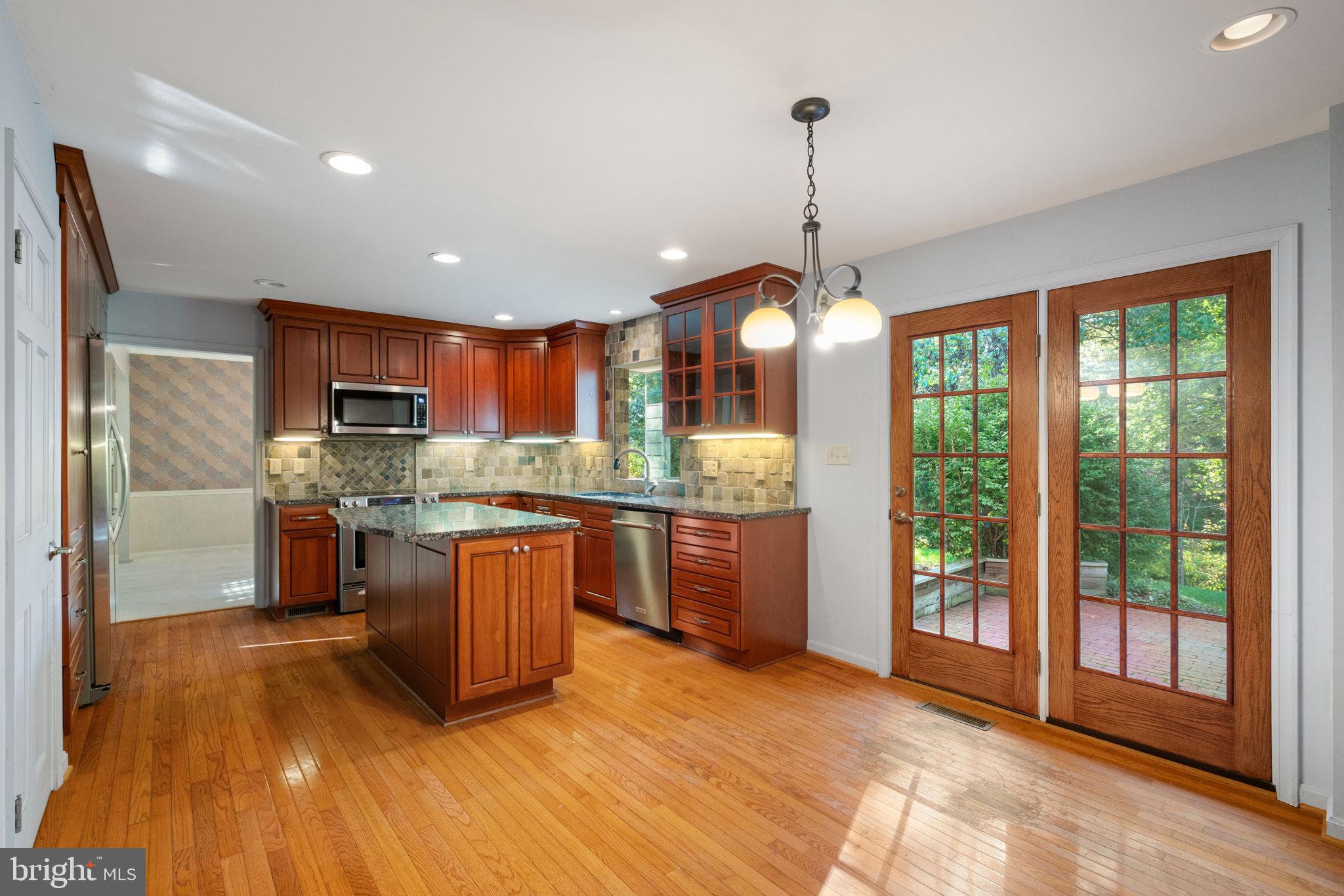 LAKEWOOD HILLS - Residential