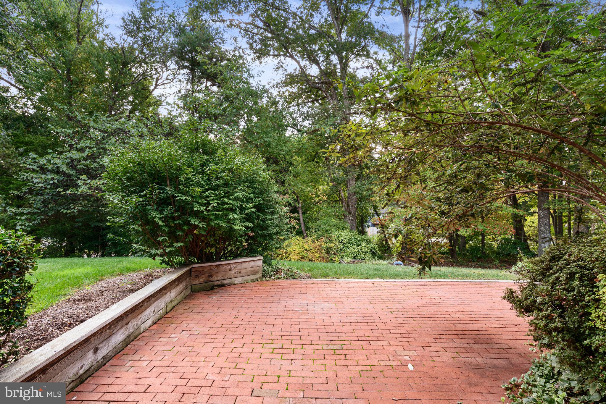 LAKEWOOD HILLS - Residential