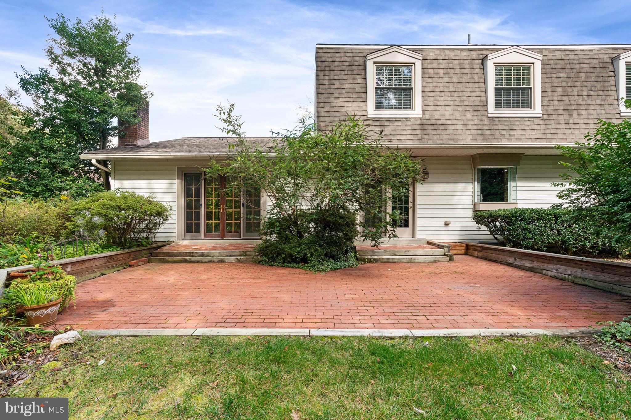 LAKEWOOD HILLS - Residential