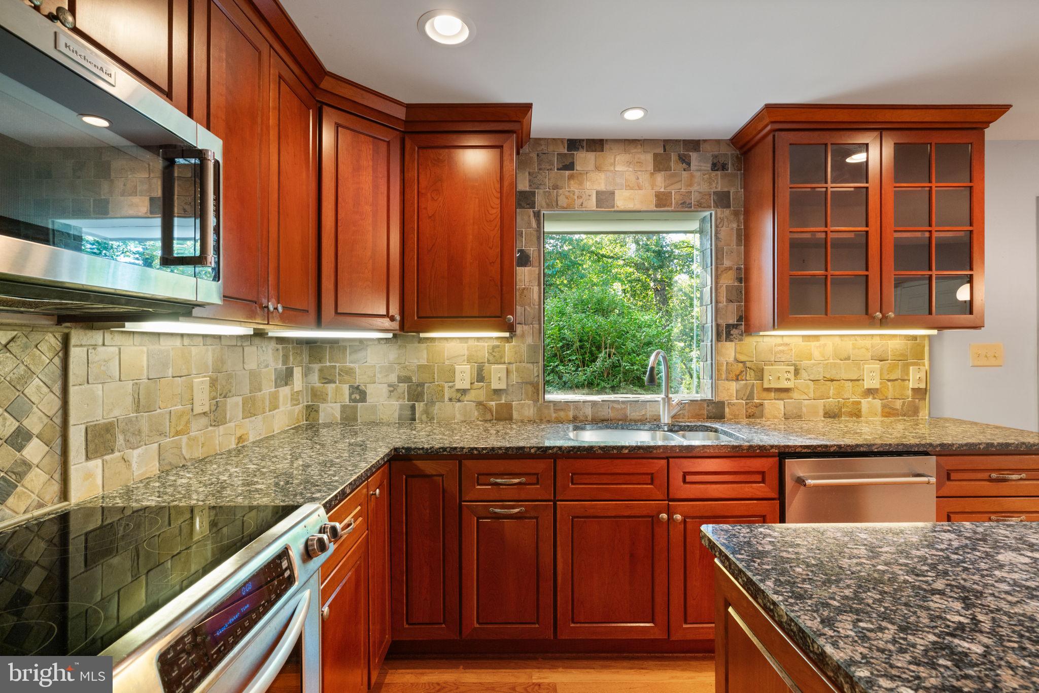 LAKEWOOD HILLS - Residential