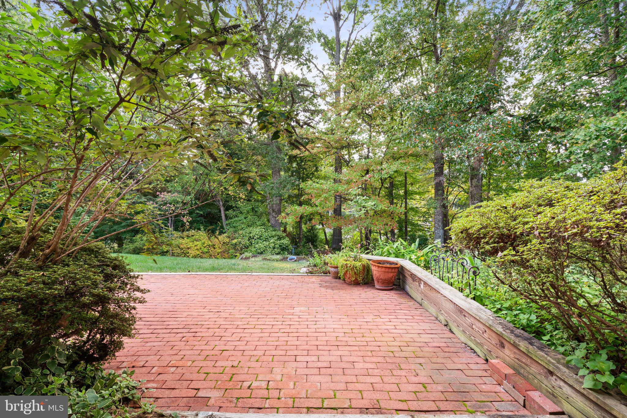 LAKEWOOD HILLS - Residential