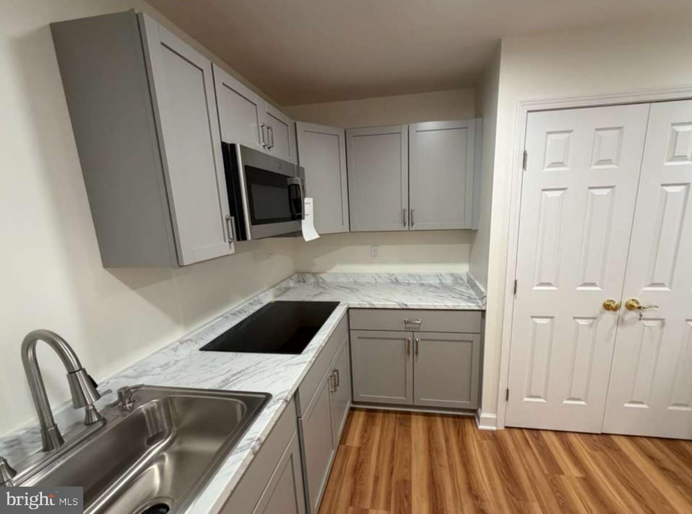 CASCADES - Residential Lease