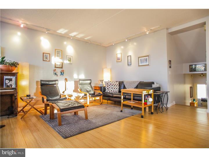 LOGAN SQUARE - Residential