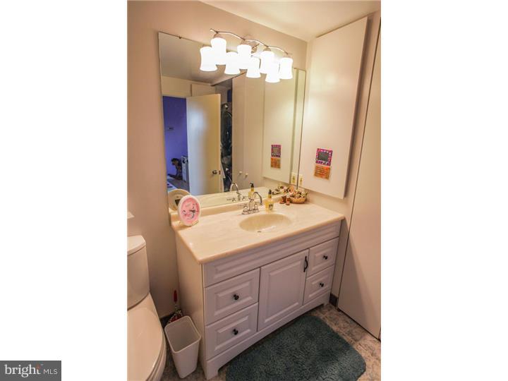 LOGAN SQUARE - Residential