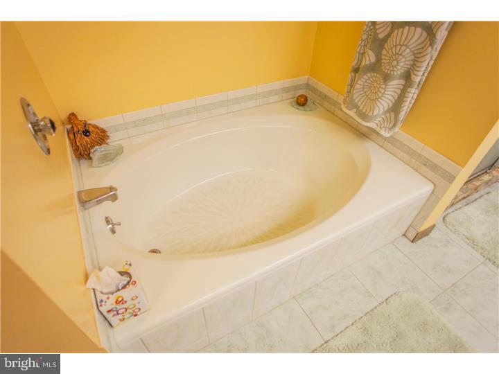 LOGAN SQUARE - Residential