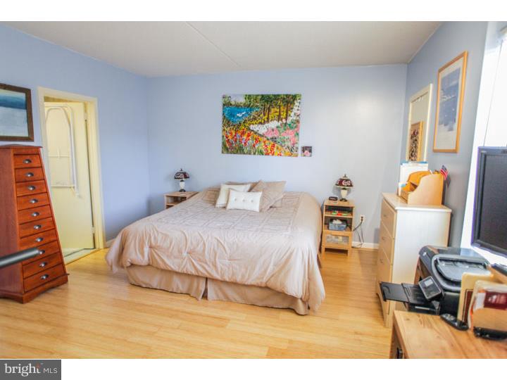 LOGAN SQUARE - Residential