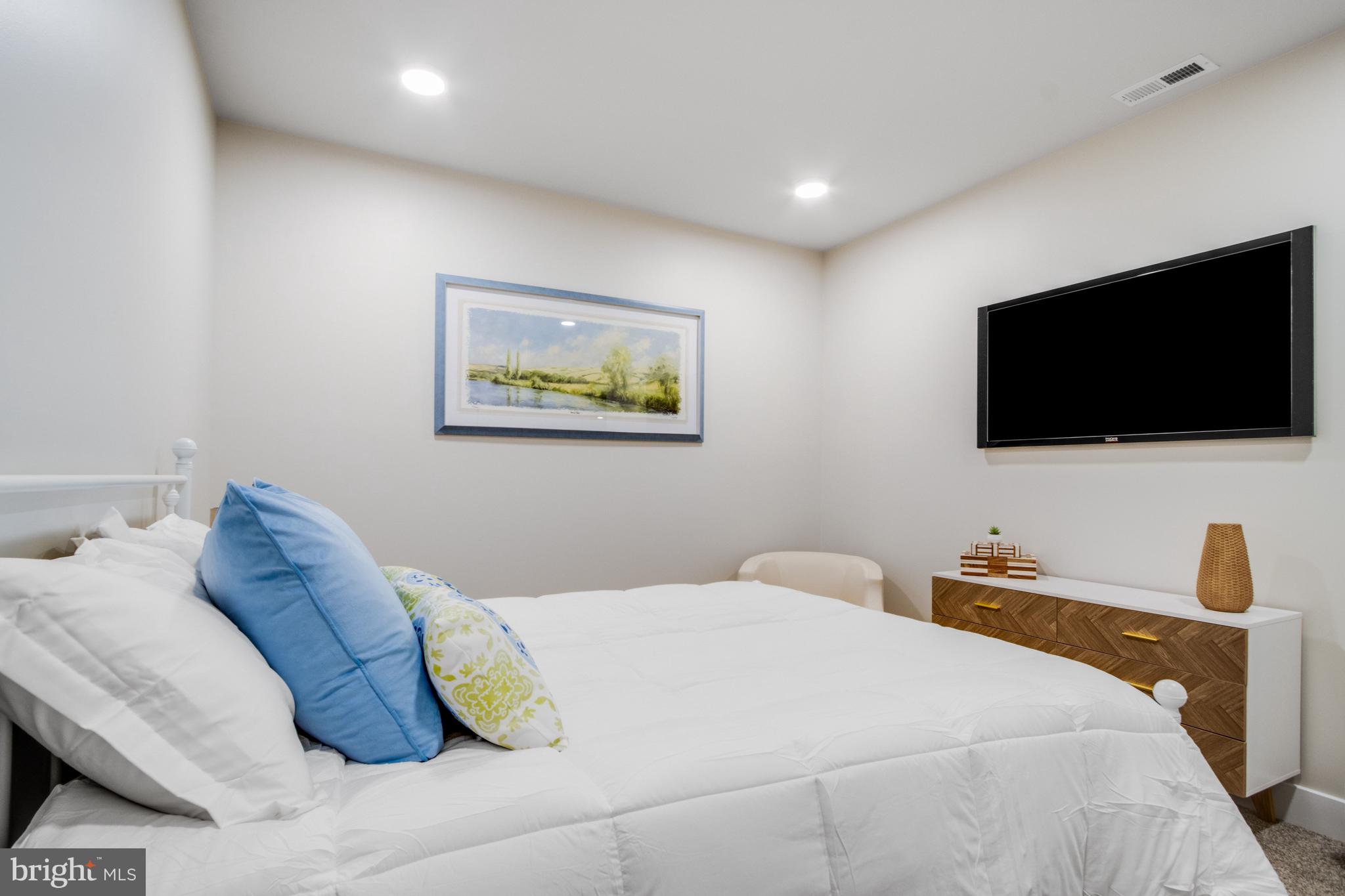 FLATS AT COASTAL STATION - Residential