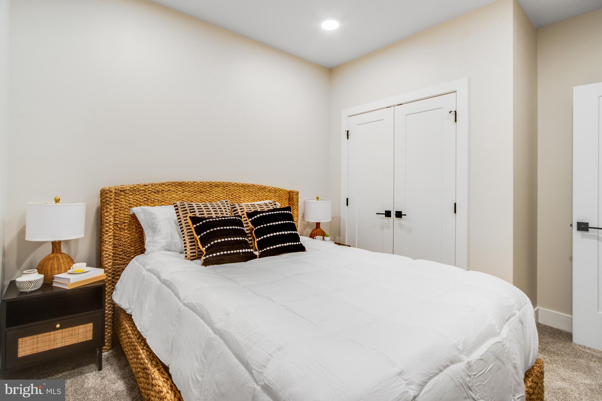 FLATS AT COASTAL STATION - Residential